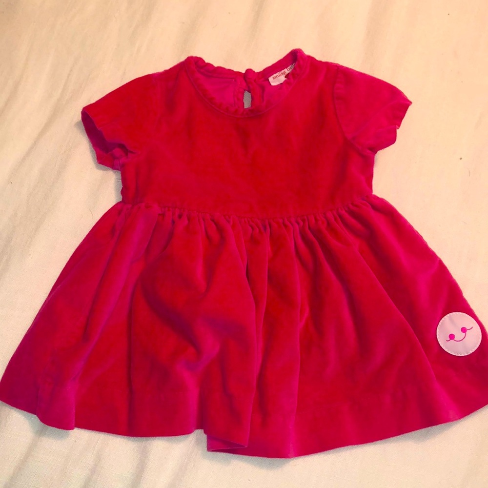 Never worn infant magenta velour dress6-12 months